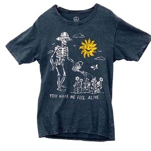 Peace of Mind You Make Me Feel Alive Cool Skeleton Distressed T Shirt SZ M